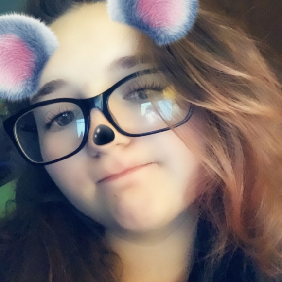 Meet your Posher, Cheyenne - Picture 2 of 2